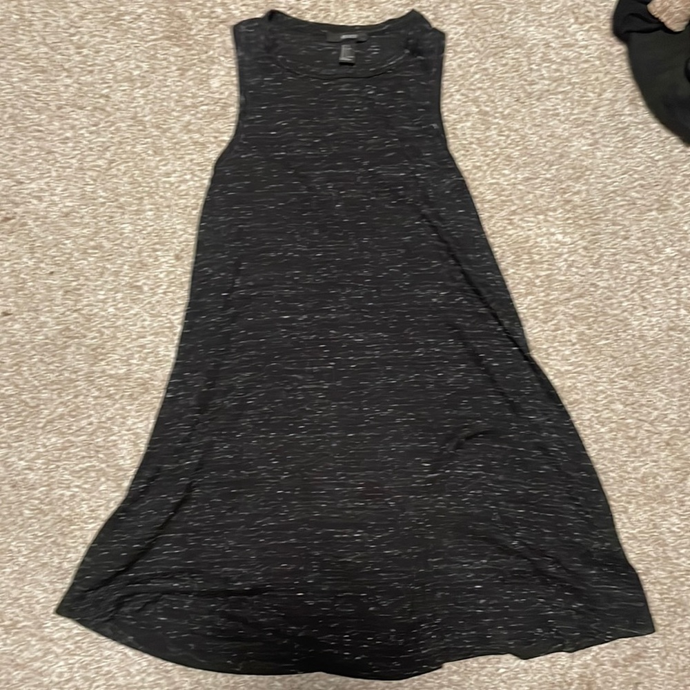 black sleeveless dress